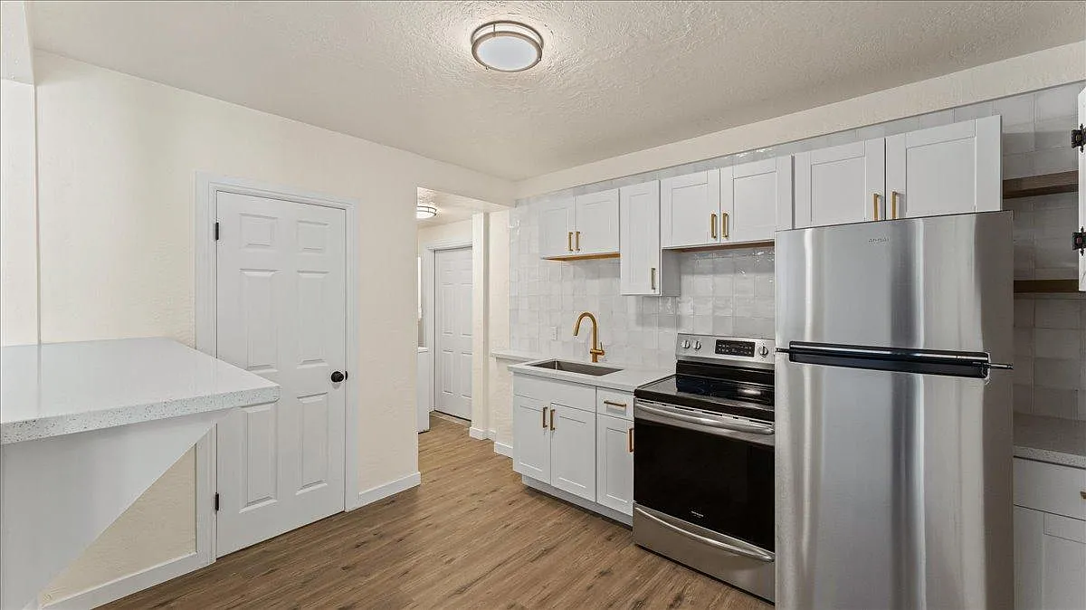 1 bed, 600 sqft, $1,350 — Photo 2