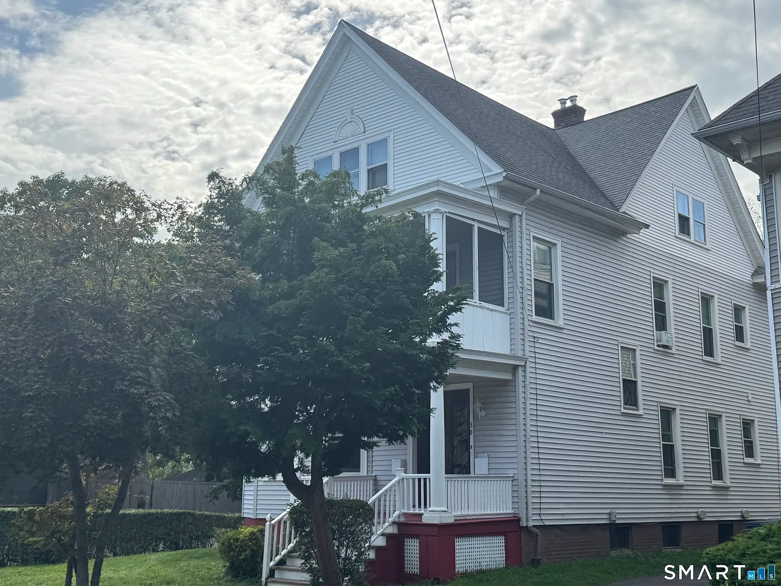 3 bed, 2.0 bath, 1400 sqft, $2,900 — Photo 2