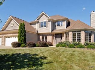 3 Green Hill Ct, Sugar Grove, IL 60554