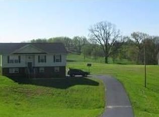 1412 Martins Glen Ln, Gray, TN 37615