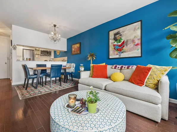 157 East 32nd Street image 3 of 13