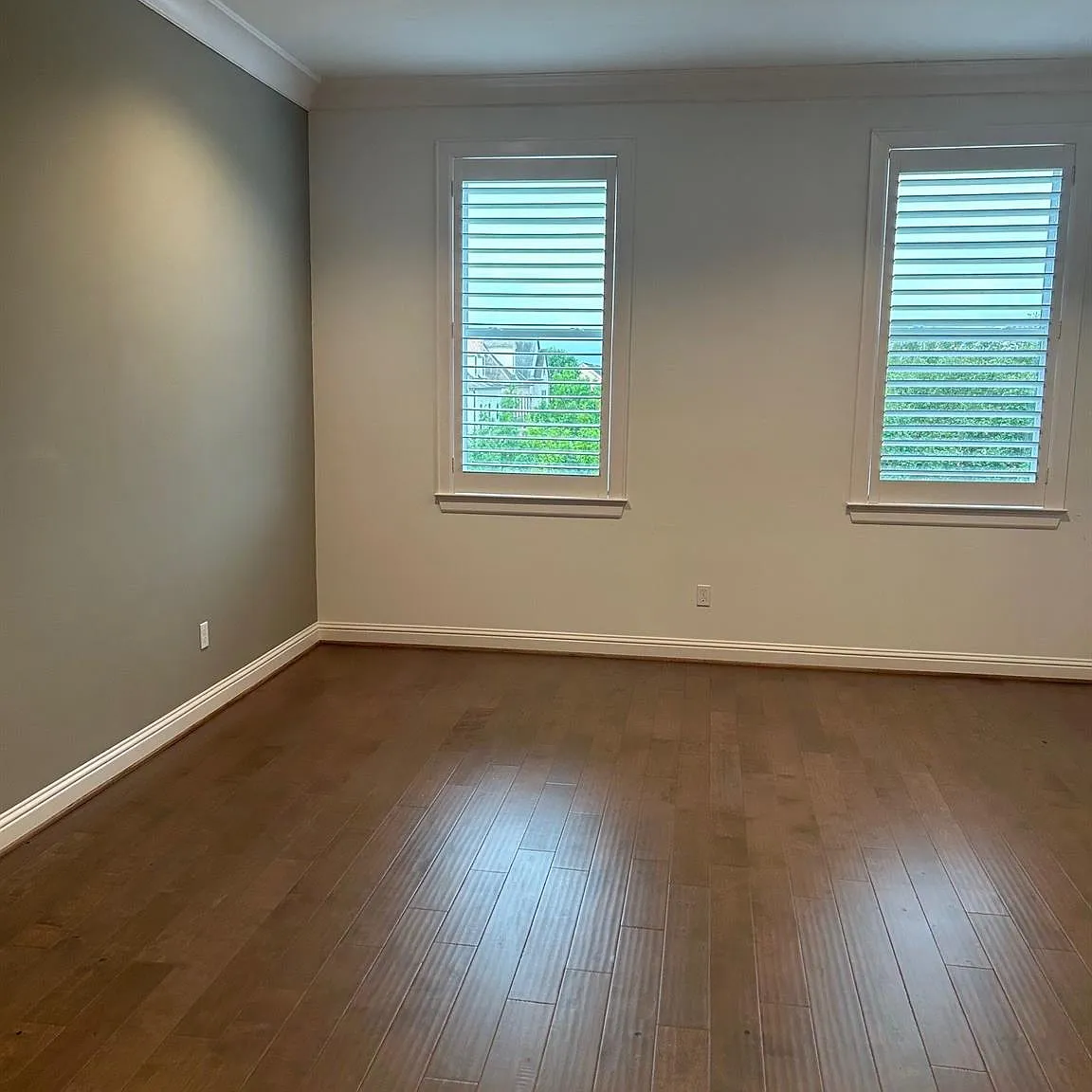 3 bed, 3.5 bath, 3142 sqft, $8,000 — Photo 2