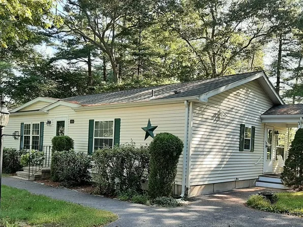 3804 Oak Point Dr, Middleboro, MA 02346
