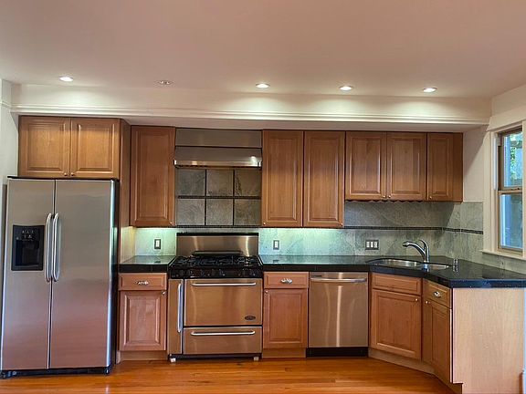 3rd image of 2466 Geary Blvd #2