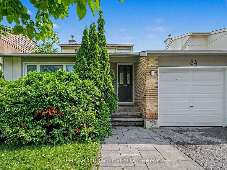 84 Sherway Dr — Photo 1