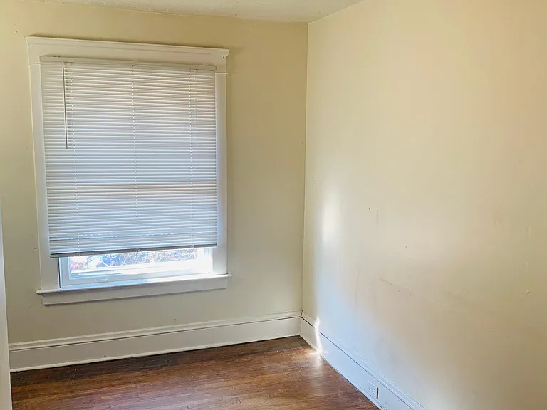 1347 Fry Ave — Photo 7
