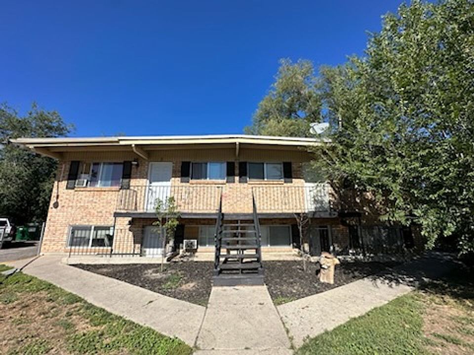 1st image of 1630 W Ivy Cir APT 3