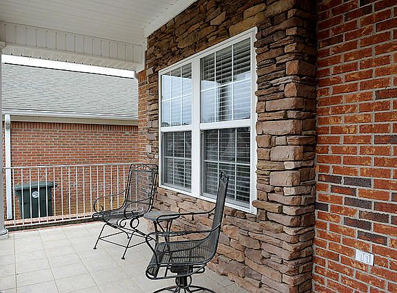 3rd image of 6228 Laramie Cir