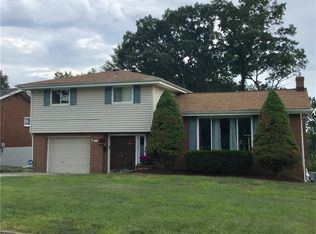 4914 Point Circle Dr, Monroeville, PA