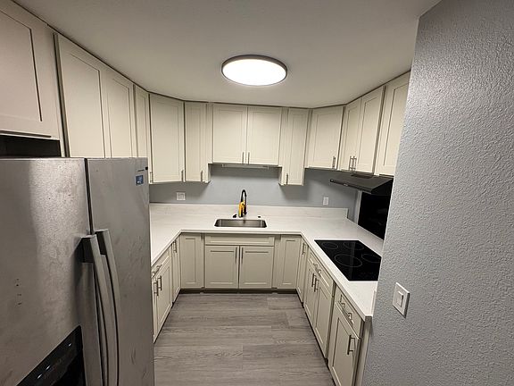5th image of 1446 Gregory St #D