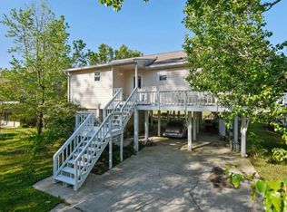 127 Ridgewood Dr, Pass Christian, MS 39571