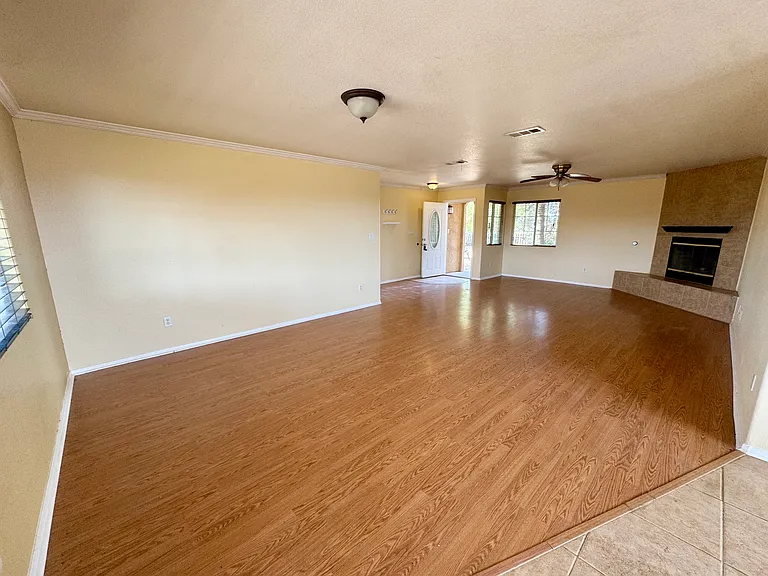 9000 Underwood Ave — Photo 6