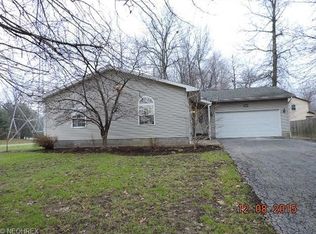 925 Nob Hill Dr, Niles, OH 44446