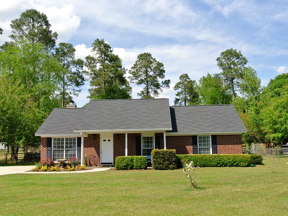 1st image of 141 Tall Pines Dr