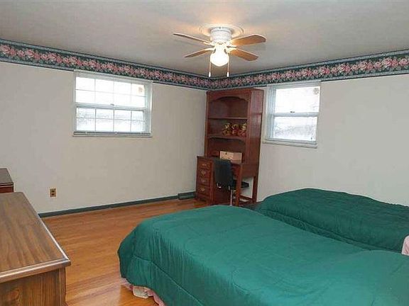 4th image of 7458 Jerry Dr