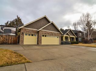 950 SE Briarwood Ct, Bend, OR 97702