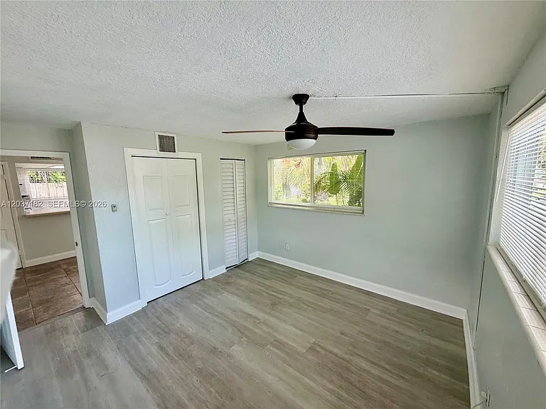 2809 NE 6th Ln #2809 — Photo 8