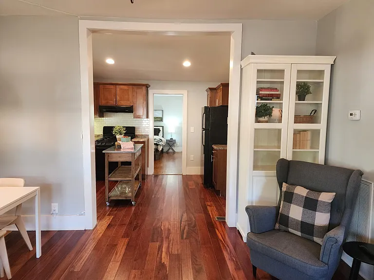 225 Armour St — Photo 10