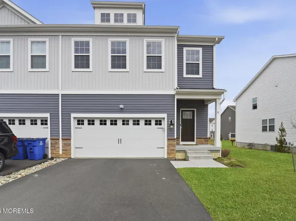 14 Barnegat Lane, Jackson, NJ 08527