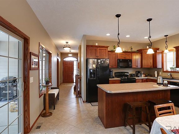 3rd image of 2520 E Winston Cir