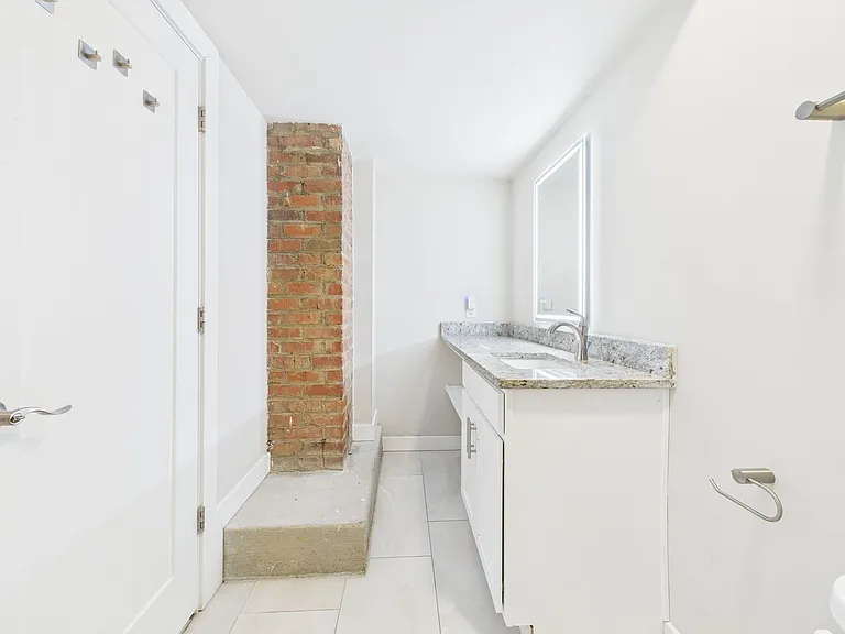10 Walnut Aly — Photo 23