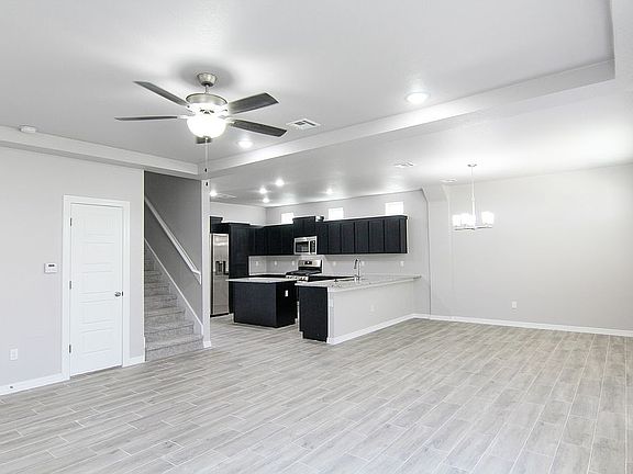 4th image of 13634 Hazlewood St
