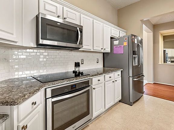 5th image of 504 Vasey Oak Dr