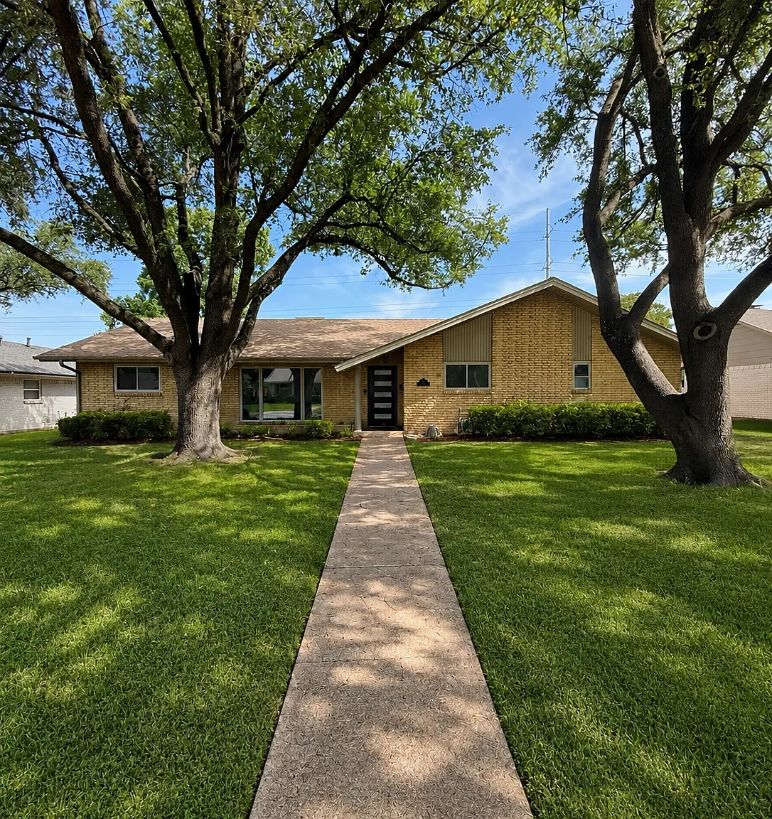 4 bed, 2.5 bath, 2196 sqft, $4,300 — Photo 1