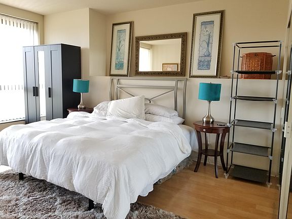 5th image of 300 3rd St APT 808