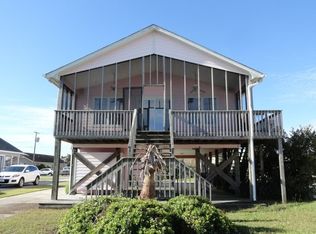 6060 6th St, Surf City, NC 28445