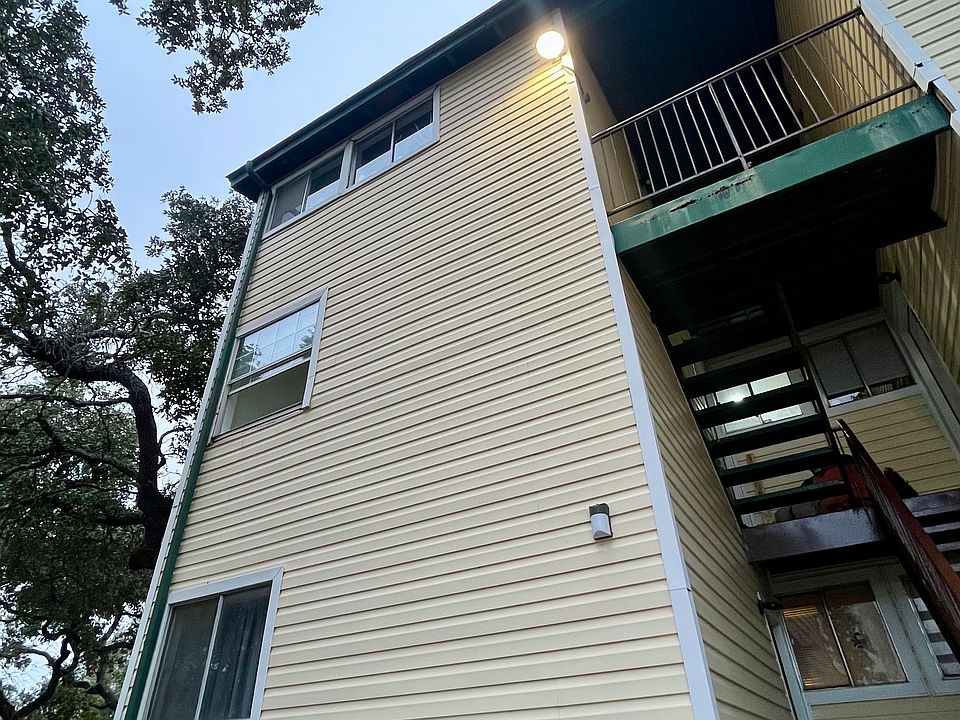 1st image of 3105 S 1st St APT 204