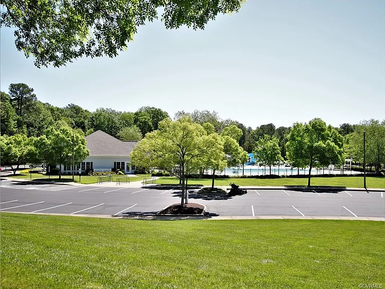 4706 Twin Hickory Lake Dr — Photo 30