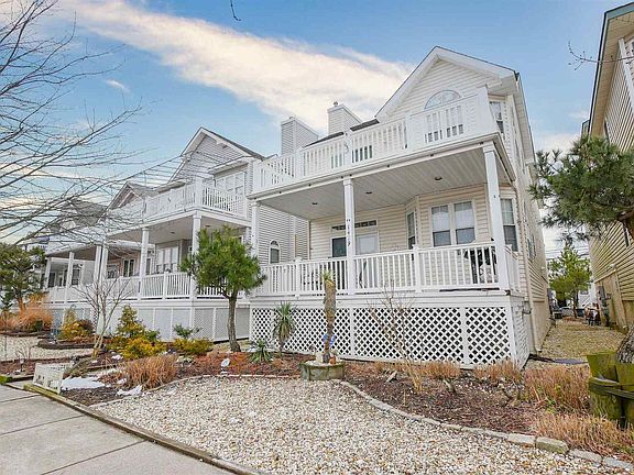 2nd image of 1431 Haven Ave #2
