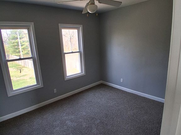 3rd image of 115 Dartmouth Rd #115