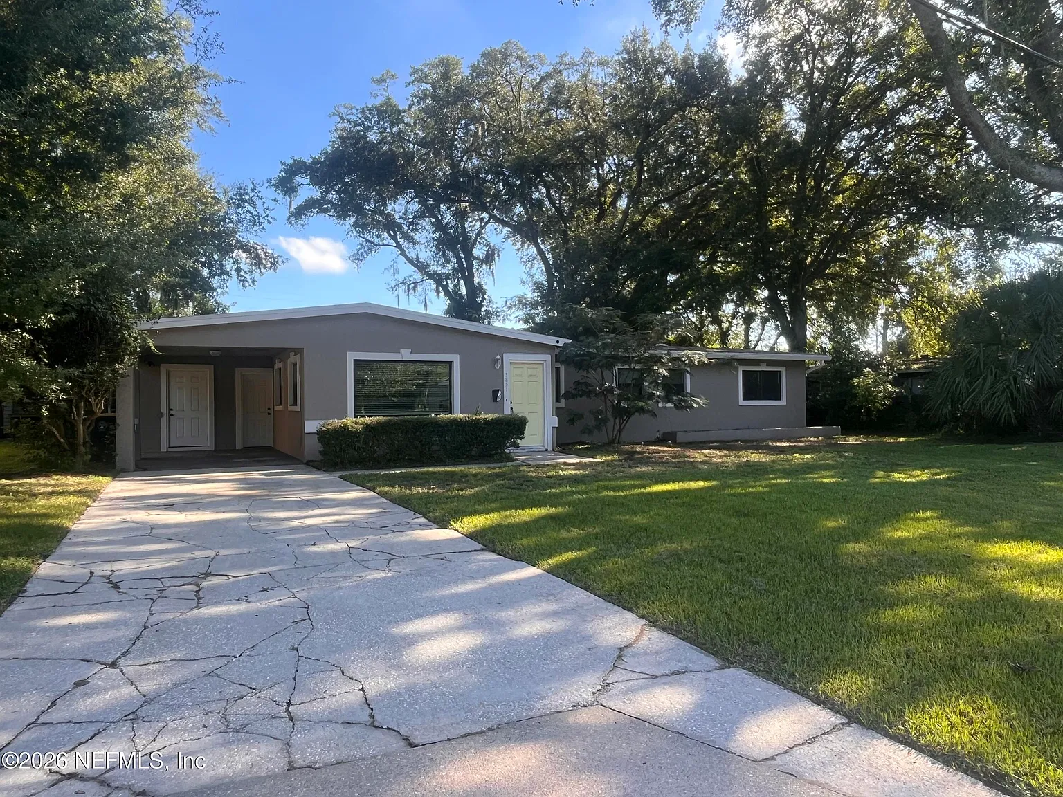 3 bed, 2.0 bath, 1741 sqft, $1,700 — Photo 1