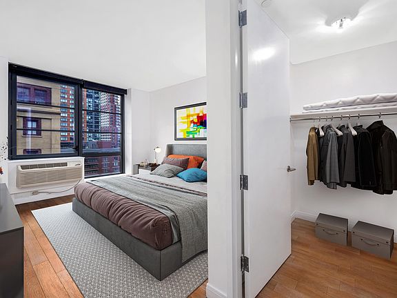 2nd image of 160 1st St APT 1005
