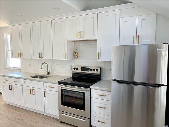 3rd image of 20 Wyoming Ave APT 23