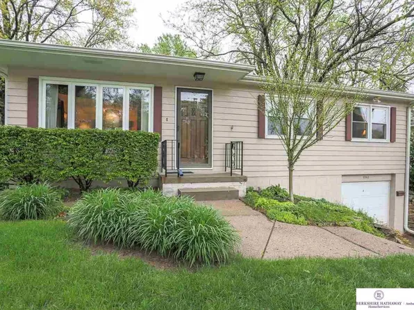 7702 Hascall St, Omaha, NE 68124
