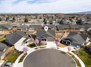 450 NE Oak Ct, Redmond, OR 97756