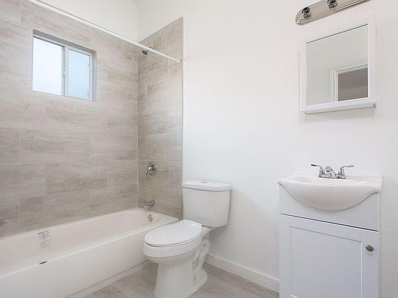 3rd image of 2419 S Presa St