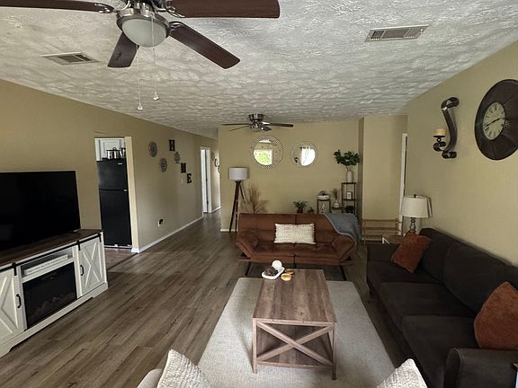 4th image of 113 Camellia Dr