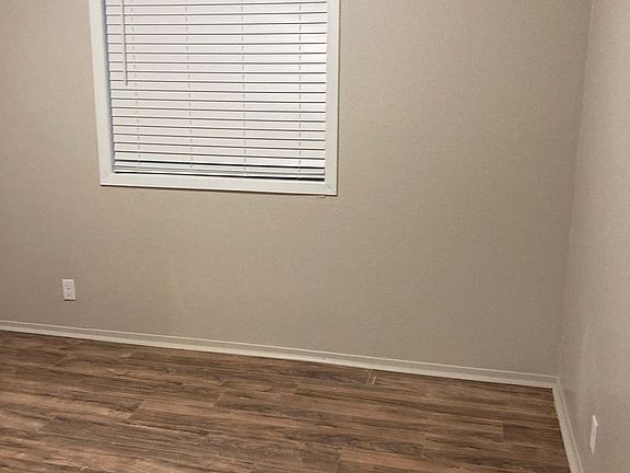 4th image of 136 Bennett Ave #17