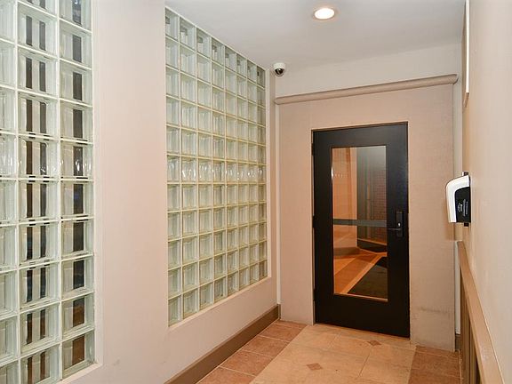 2nd image of 611 N Park Ave APT 402