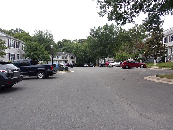 4th image of 2845 Madeira Ct