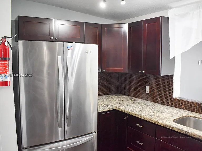 2218 N Harding St — Photo 73