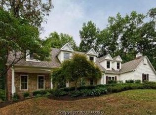 10895 Lake Windermere Dr, Great Falls, VA 22066
