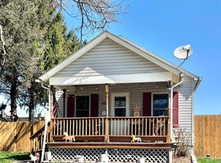 502 1st St, La Porte City, IA 50651