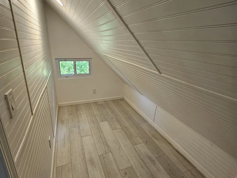 1645 Frederick Ave — Photo 9