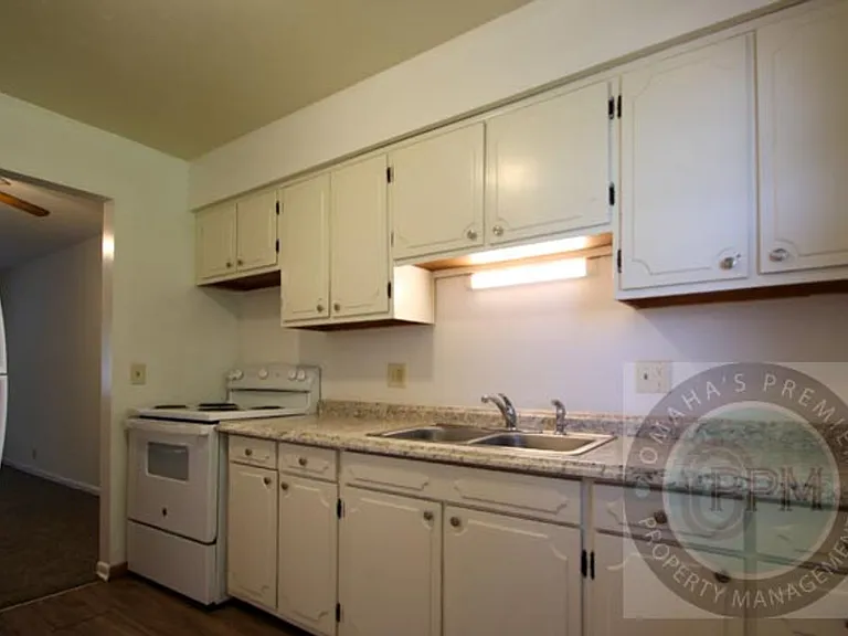 3526 S 82nd St — Photo 22