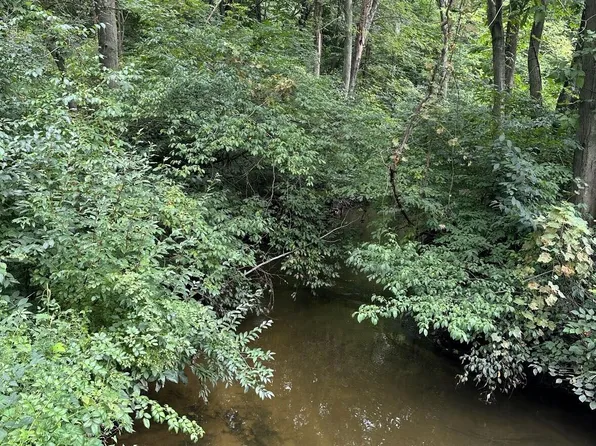 Hochberger Rd, Eau Claire, MI 49111